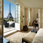 hotels-with-a-view-of-the-eiffel-tower-Shangri-La-Hotel-Paris